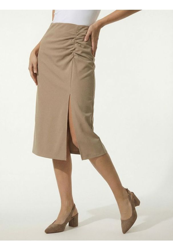 Sinsay - Spódnica midi z marszczeniami - beżowy. Kolor: beżowy