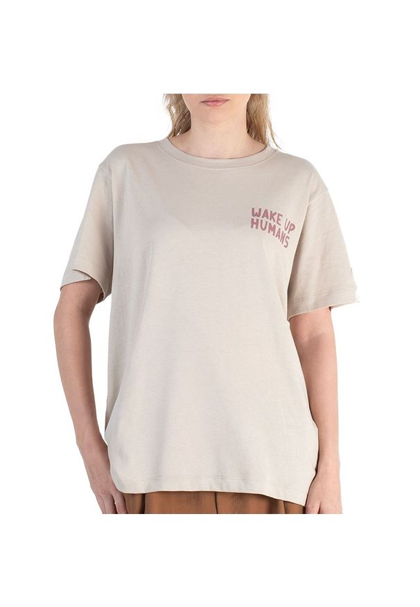 Koszulka Champion Crewneck 117497-ES057 - beżowa. Kolor: beżowy. Materiał: bawełna, materiał. Długość rękawa: krótki rękaw. Długość: krótkie. Wzór: napisy, aplikacja