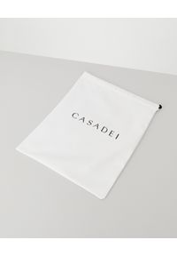 Casadei - CASADEI - Beżowe sandały Julia Jeanie. Kolor: beżowy. Materiał: lakier. Obcas: na obcasie. Wysokość obcasa: średni #7