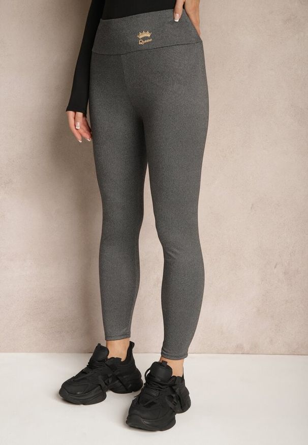 Renee - Szare Legginsy High Waist Ozdobione Aplikacją Sevirra. Okazja: na co dzień, na spotkanie biznesowe, do pracy. Stan: podwyższony. Kolor: szary. Długość: długie. Wzór: aplikacja. Styl: biznesowy, elegancki, casual