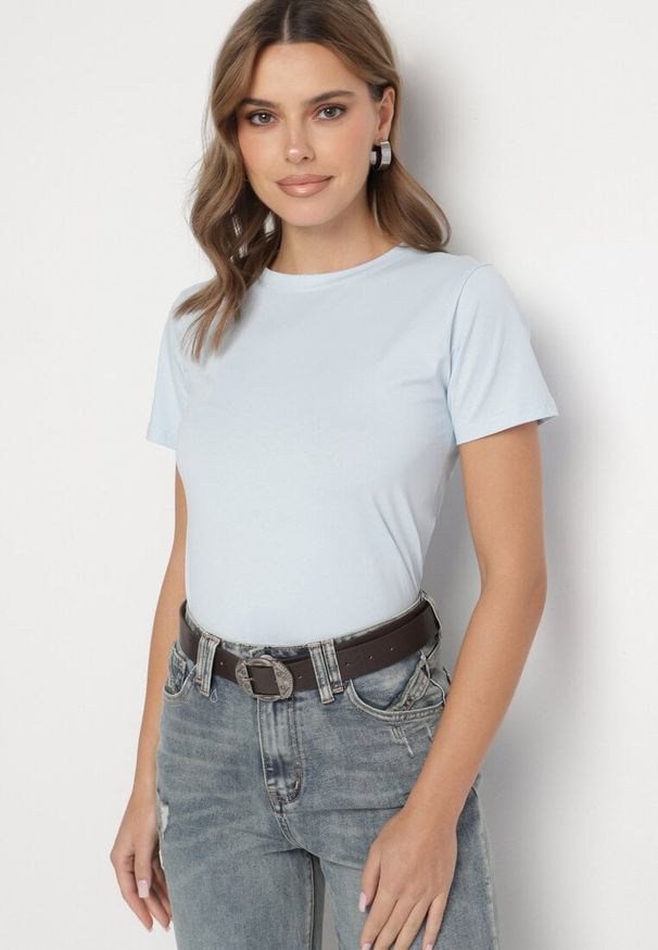 Born2be - Jasnoniebieski Klasyczny T-shirt z Bawełny Lorali. Okazja: na spacer. Kolor: niebieski. Materiał: bawełna. Wzór: gładki. Styl: klasyczny