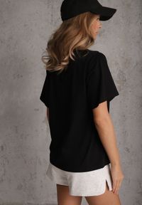 Renee - Czarny T-shirt Bawełniany z Dekoltem w V Adozixie. Okazja: na co dzień. Kolor: czarny. Materiał: bawełna. Styl: street, casual #7