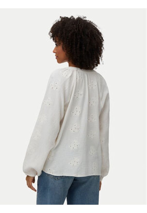 Vero Moda Bluzka Natali 10342739 Biały Regular Fit. Kolor: biały. Materiał: bawełna