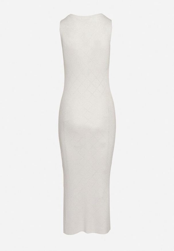 Born2be - Biała Dopasowana Sukienka z Delikatnym Ażurowym Wzorem i Metaliczną Nicią w Romby Peridoma. Okazja: na co dzień. Kolor: biały. Wzór: ażurowy. Typ sukienki: proste, dopasowane. Styl: casual