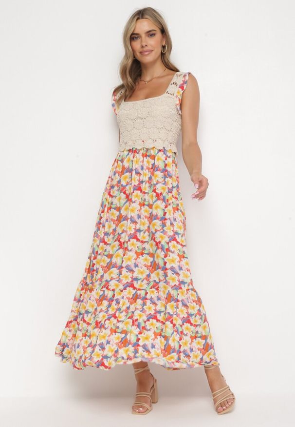 Born2be - Żółto-Czerwona Rozkloszowana Sukienka Maxi z Wiskozy w Kwiatowy Print Jamiliana. Kolor: żółty. Materiał: wiskoza. Długość rękawa: na ramiączkach. Wzór: nadruk, kwiaty. Długość: maxi