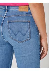 Wrangler Jeansy Slim 610 W26LCY37M 112332355 Niebieski Slim Fit. Kolor: niebieski