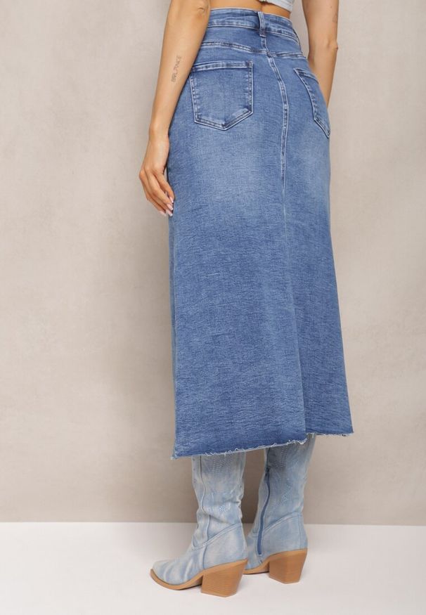Renee - Niebieska Spódnica Maxi z Rozcięciem z Jeansu Vonuline. Stan: podwyższony. Kolor: niebieski. Materiał: jeans. Styl: sportowy, elegancki