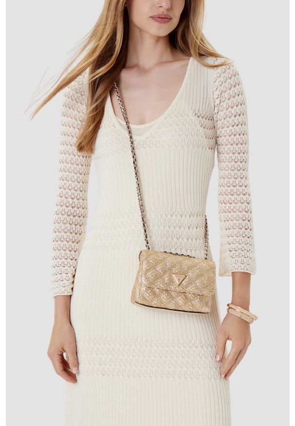Guess - GUESS Złota kopertówka damska Giully Mini 2. Kolor: złoty. Styl: wizytowy, casual, elegancki