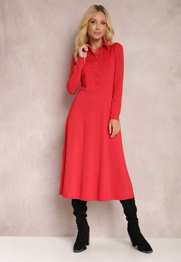 Renee - Czerwona Sukienka Eidilea. Kolor: czerwony. Długość rękawa: długi rękaw. Typ sukienki: dopasowane, koszulowe. Styl: retro. Długość: midi