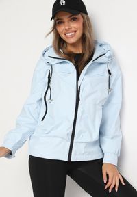Born2be - Jasnoniebieska Kurtka Wiatrówka z Kieszeniami i Ściągaczami Braliana. Okazja: na spacer. Kolor: niebieski. Materiał: jeans. Styl: elegancki, sportowy #4