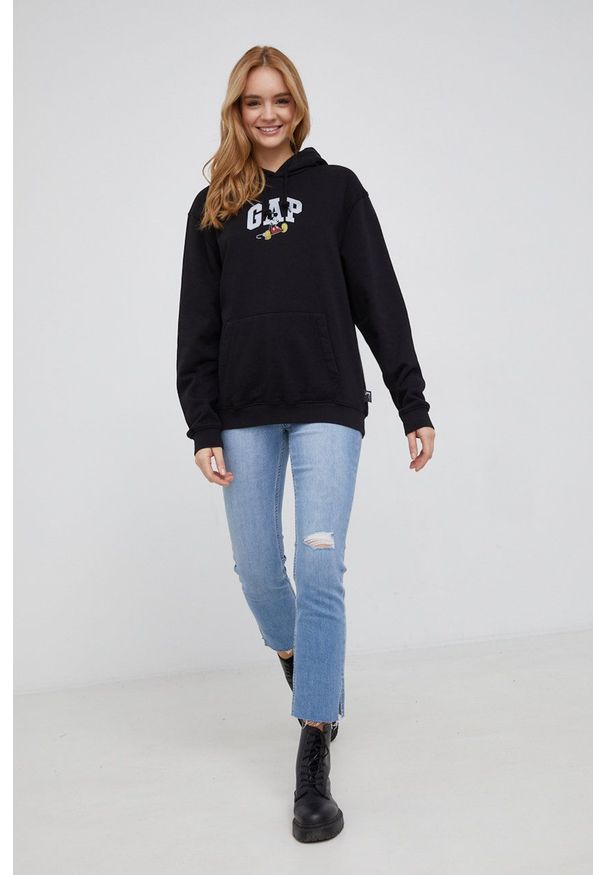 GAP bluza x Disney kolor czarny z kapturem z nadrukiem. Okazja: na co dzień. Typ kołnierza: kaptur. Kolor: czarny. Materiał: dzianina. Wzór: motyw z bajki, nadruk. Styl: casual