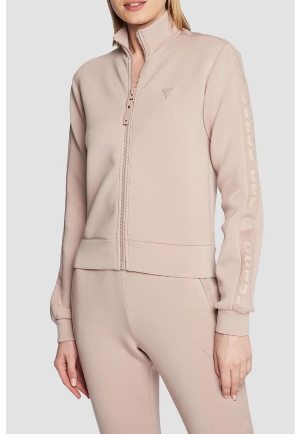 Guess - GUESS Różowa bluza damska z lampasami New Allie Scuba. Kolor: różowy. Materiał: materiał. Styl: elegancki
