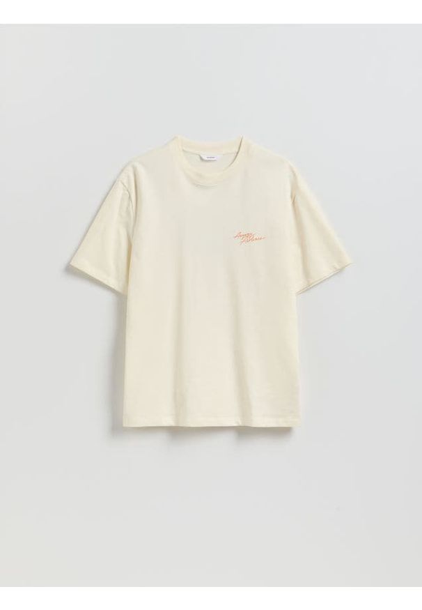 Reserved - T-shirt comfort z nadrukiem na plecach - złamana biel. Materiał: dzianina, bawełna. Wzór: nadruk