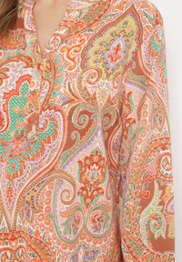 Born2be - Pomarańczowa Bluzka Koszula z Guzikami Przy Dekolcie w Ornamentalny Print Indafare. Kolor: pomarańczowy. Wzór: nadruk