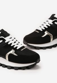 Born2be - Czarne Sneakersy z Kolorowymi Wstawkami i Podeszwą z Bieżnikiem Venivia. Kolor: czarny. Wzór: kolorowy #2