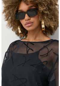 Armani Exchange bluzka damska kolor granatowy z nadrukiem. Kolor: niebieski. Materiał: tkanina. Długość rękawa: krótki rękaw. Długość: krótkie. Wzór: nadruk #3