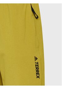 Adidas - adidas Spodnie dresowe Terrex Liteflex HH9259 Zielony Relaxed Fit. Kolor: zielony. Materiał: syntetyk, dresówka #3