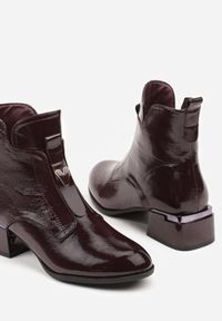 Born2be - Bordowe Lakierowane Botki Vices na Obcasie z Efektem Spękań Nunama. Okazja: na spotkanie biznesowe, do pracy, na co dzień. Kolor: czerwony. Materiał: lakier. Obcas: na obcasie. Styl: biznesowy, casual, elegancki. Wysokość obcasa: średni #5