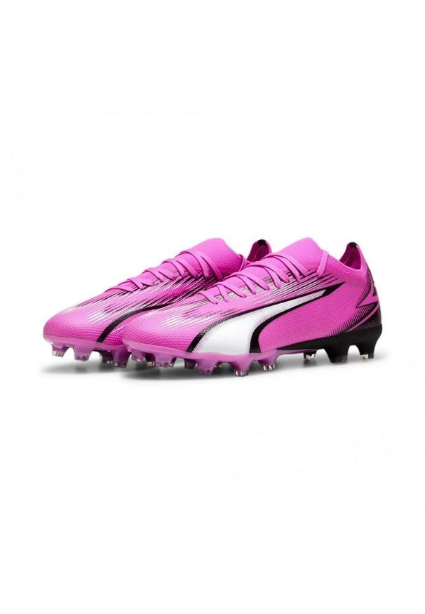 Buty piłkarskie męskie Puma Ultra Match Fg ag. Kolor: biały, czarny, różowy, wielokolorowy, fioletowy. Materiał: syntetyk, materiał. Szerokość cholewki: normalna. Sport: piłka nożna