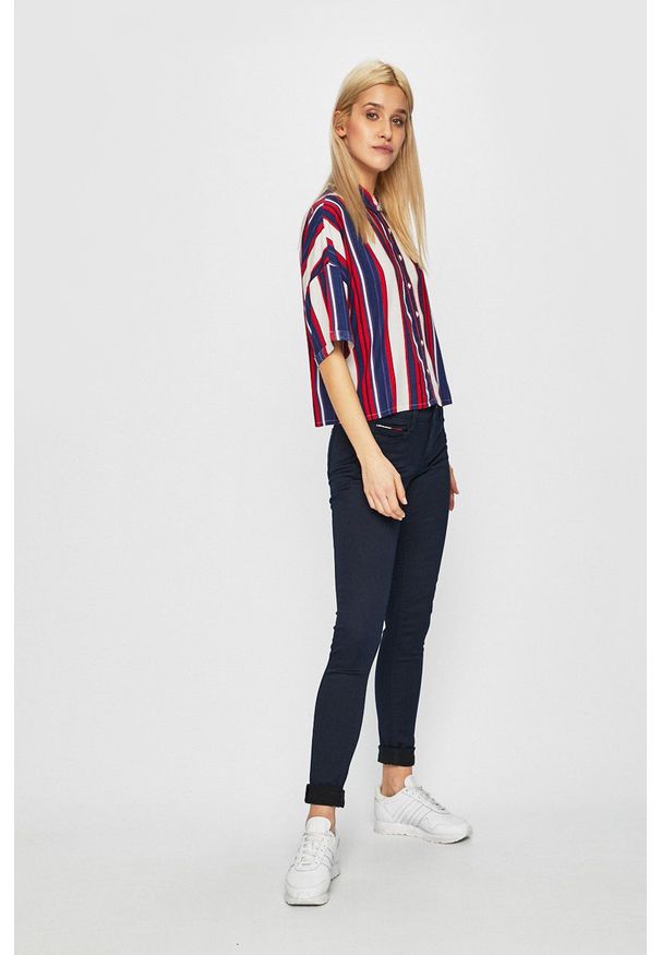 Tommy Jeans - Jeansy. Kolor: niebieski