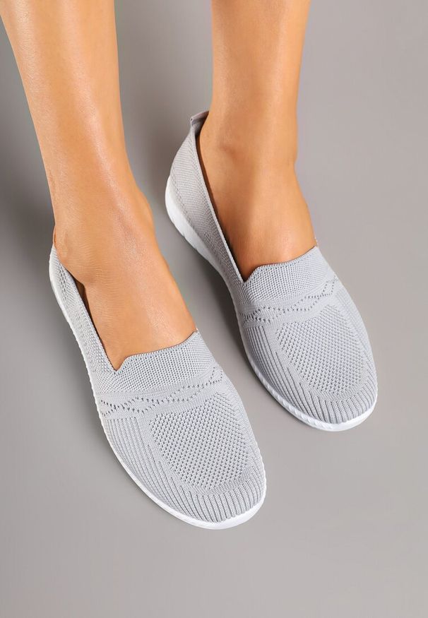 Born2be - Szare Wsuwane Tenisówki Mokasyny Venni. Okazja: na co dzień, na spacer. Zapięcie: bez zapięcia. Kolor: szary. Materiał: jeans. Wzór: aplikacja. Styl: elegancki, casual