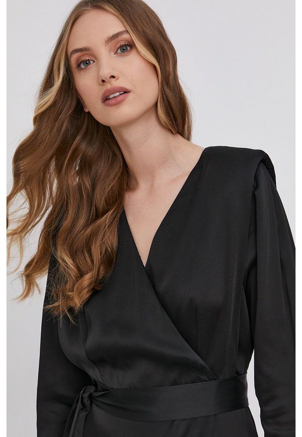 TwinSet - Twinset - Sukienka. Okazja: na co dzień. Kolor: czarny. Materiał: tkanina. Długość rękawa: długi rękaw. Wzór: gładki. Typ sukienki: proste. Styl: casual