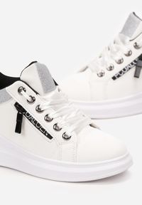 Born2be - Białe Sneakersy na Niskim Koturnie z Brokatem Dalisva. Nosek buta: okrągły. Zapięcie: sznurówki. Kolor: biały. Materiał: materiał. Obcas: na koturnie. Wysokość obcasa: średni #3