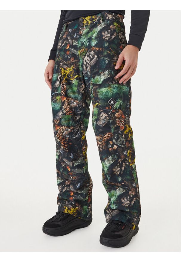 DC Shoes Spodnie snowboardowe Code ADYTP03049 Zielony Regular Fit. Kolor: zielony. Materiał: syntetyk. Sport: snowboard