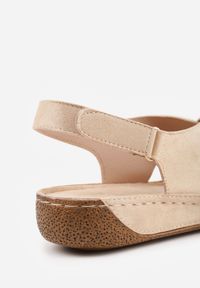 Born2be - Beżowe Sandały VICES z Paskami w Kształcie X i Podeszwą z Imitacji Korka Kaphis. Okazja: do pracy, na co dzień. Zapięcie: pasek. Kolor: beżowy. Materiał: len. Wzór: paski. Sezon: lato. Styl: wakacyjny, casual #2