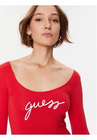 Guess Body O3BM03 KBBU1 Czerwony Slim Fit. Kolor: czerwony. Materiał: bawełna