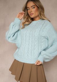 Renee - Niebieski Sweter z Wełną o Eleganckim Warkoczowym Splotem Makkaria. Okazja: na co dzień, na spacer. Kolor: niebieski. Materiał: wełna. Długość rękawa: długi rękaw. Długość: długie. Wzór: ze splotem. Sezon: jesień. Styl: elegancki #4