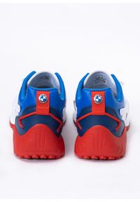 Czerwone sneakersy Puma z paskami, w paski