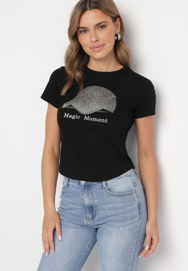 Born2be - Czarny T-shirt z Bawełny z Nadrukiem Czapki i Cyrkoniami Penilna. Okazja: na co dzień. Kolor: czarny. Materiał: bawełna. Wzór: nadruk. Styl: casual, klasyczny