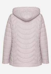 Born2be - Jasnofioletowa Pikowana Kurtka z Kapturem z Możliwością Odpięcia Natisme. Okazja: na co dzień. Typ kołnierza: kaptur. Kolor: fioletowy. Materiał: jeans. Styl: casual, elegancki #2