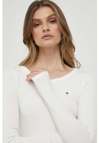 TOMMY HILFIGER - Tommy Hilfiger longsleeve damski kolor beżowy. Kolor: beżowy. Materiał: materiał, dzianina, prążkowany. Długość rękawa: długi rękaw. Długość: długie. Wzór: aplikacja