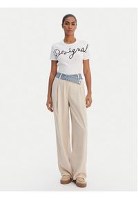 Desigual Spodnie materiałowe 26SWPW28 Beżowy Regular Fit. Kolor: beżowy. Materiał: wiskoza, syntetyk #5