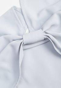 Renee - Niebieska Rozkloszowana Sukienka Koktajlowa VICES z Hiszpańskim Dekoltem Neamerianne. Okazja: na wesele, na ślub cywilny. Typ kołnierza: dekolt hiszpanka. Kolor: niebieski. Materiał: lakier, poliester. Typ sukienki: rozkloszowane. Styl: wizytowy #6