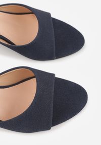 Born2be - Niebieskie Klapki na Kaczuszce z Otwartym Noskiem Xenlyn. Okazja: na co dzień. Nosek buta: otwarty. Kolor: niebieski. Materiał: jeans. Obcas: na szpilce. Styl: casual, elegancki. Wysokość obcasa: średni #9