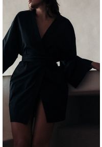 MUUV. szlafrok kimono Noir kolor czarny. Kolor: czarny. Materiał: materiał
