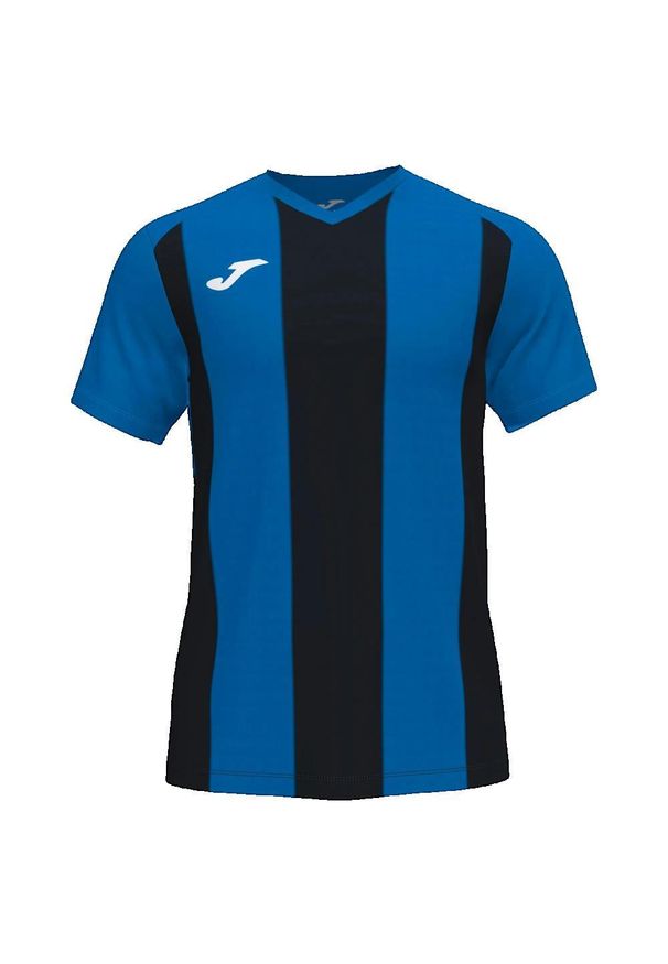 Koszulka do piłki nożnej dla chłopców Joma Pisa II. Kolor: wielokolorowy, niebieski, czarny. Materiał: poliester. Długość rękawa: raglanowy rękaw. Wzór: paski. Sport: piłka nożna
