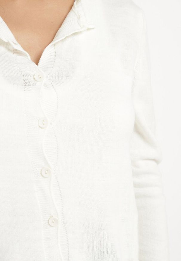 Born2be - Jasnobeżowy Kardigan Zapinany na Guziki ze Ściągaczem Omeana. Okazja: na co dzień, do pracy. Kolor: beżowy. Materiał: jeans. Styl: klasyczny, elegancki, casual