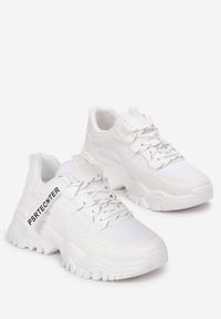 Born2be - Białe Sneakersy na Masywnej Podeszwie z Ozdobną Taśmą Razhe. Kolor: biały. Szerokość cholewki: normalna. Wzór: napisy, aplikacja