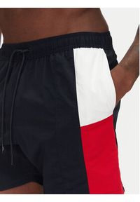 TOMMY HILFIGER - Tommy Hilfiger Szorty kąpielowe UM0UM03483 Granatowy Slim Fit. Kolor: niebieski. Materiał: syntetyk #4