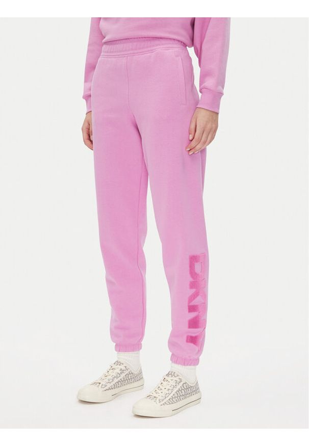 DKNY Sport Spodnie dresowe DP5P3585 Różowy Regular Fit. Kolor: różowy. Materiał: syntetyk