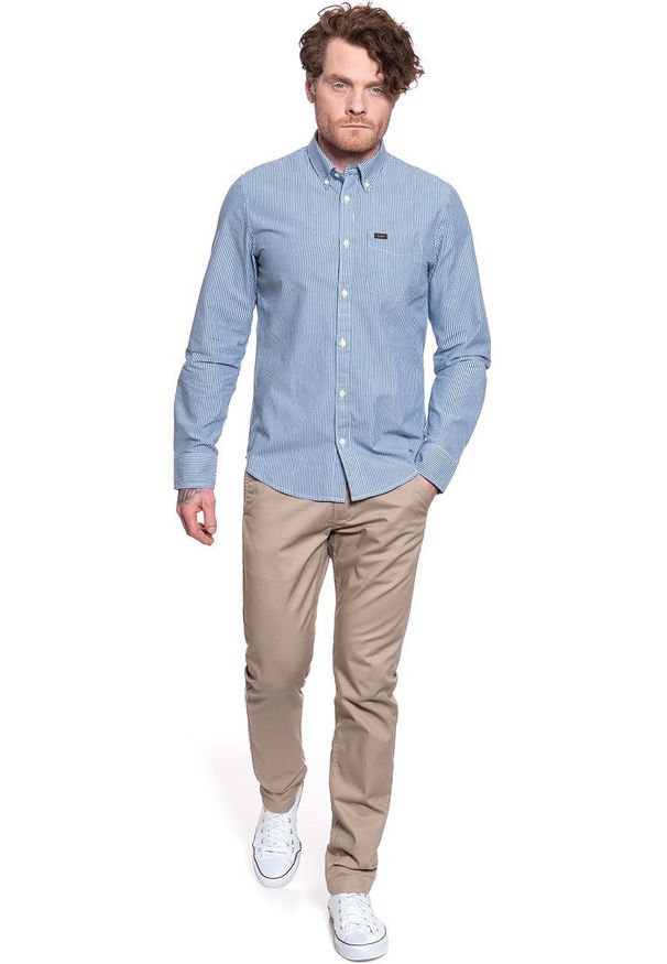 Lee - KOSZULA LEE BUTTON DOWN OIL BLUE L880ONMO 112123358. Typ kołnierza: button down