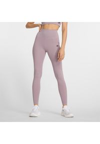 Legginsy damskie New Balance WP41127ICW – różowe. Stan: podwyższony. Kolor: różowy. Materiał: materiał, poliester. Styl: sportowy