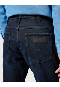 Wrangler - WRANGLER MĘSKIE SPODNIE JEANSOWE GREENSBORO DEEP BLUE BLACK 112355019 #5