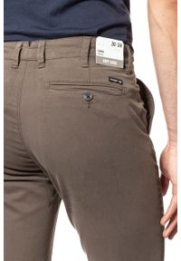 Wrangler - WRANGLER SPODNIE MĘSKIE CHINO TEAK W16LRN455 112127320. Materiał: materiał #8