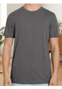 Sinsay - Bawełniana koszulka z krótkim rękawem - szary. Kolor: szary. Materiał: bawełna. Długość rękawa: krótki rękaw. Długość: krótkie