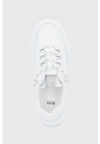 BOSS - Boss Buty kolor biały na płaskiej podeszwie. Nosek buta: okrągły. Zapięcie: sznurówki. Kolor: biały. Materiał: guma. Obcas: na płaskiej podeszwie
